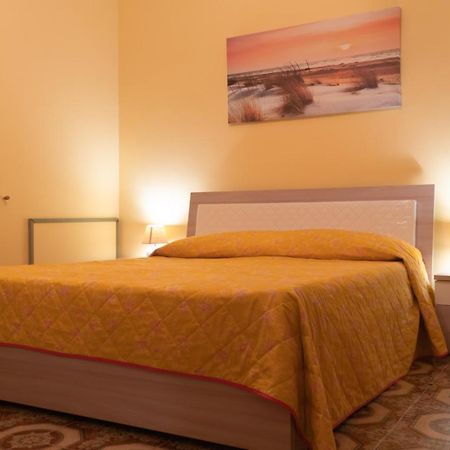 Bougainvillea Casa Vacanza 카스텔부오노 외부 사진