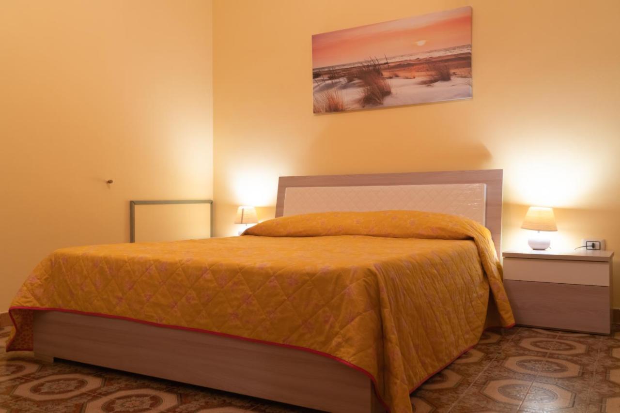 Bougainvillea Casa Vacanza 카스텔부오노 외부 사진