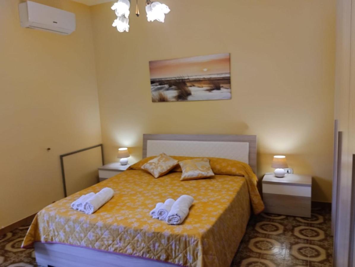 Bougainvillea Casa Vacanza 카스텔부오노 외부 사진