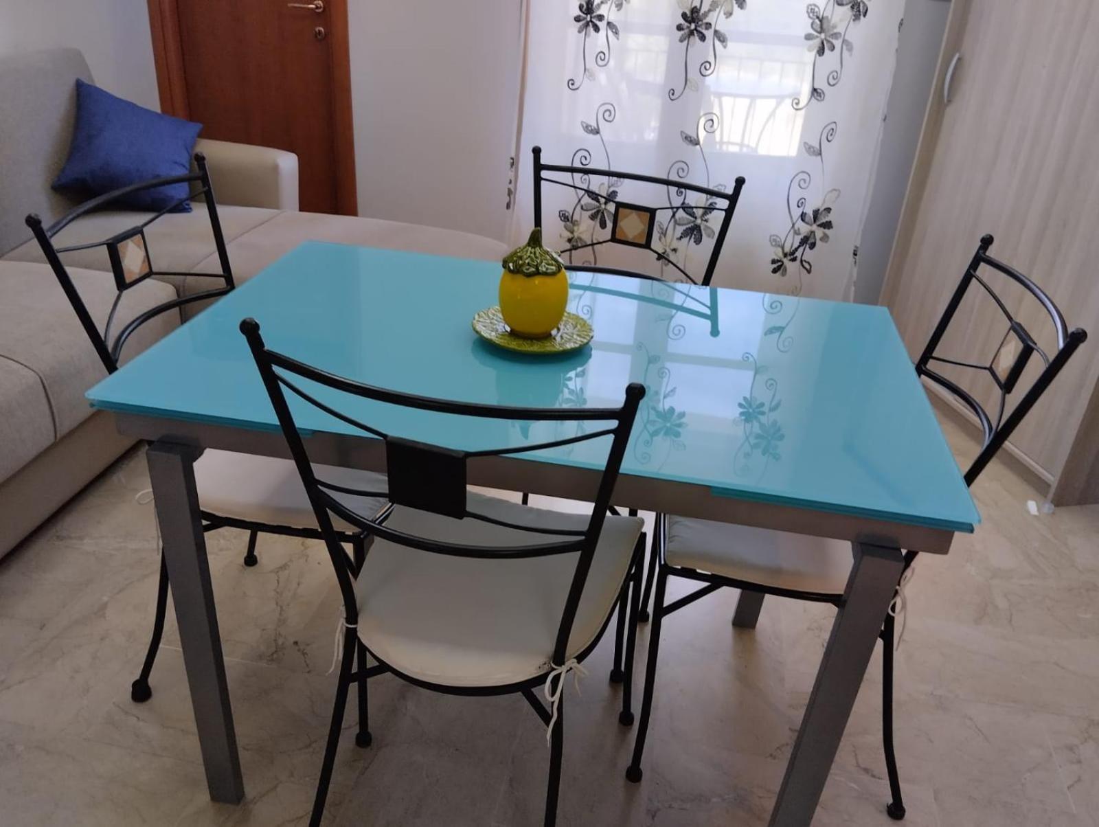 Bougainvillea Casa Vacanza 카스텔부오노 외부 사진